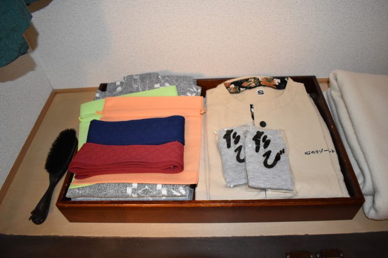 浴衣、館内着(押入れ内)