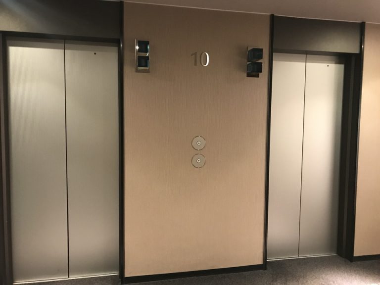 客室階エレベーターホール3