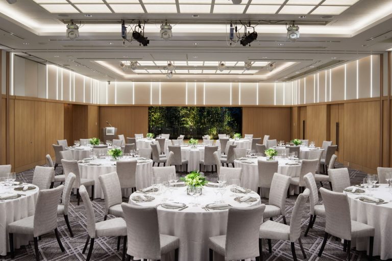 ザサウザンド宴会場 線