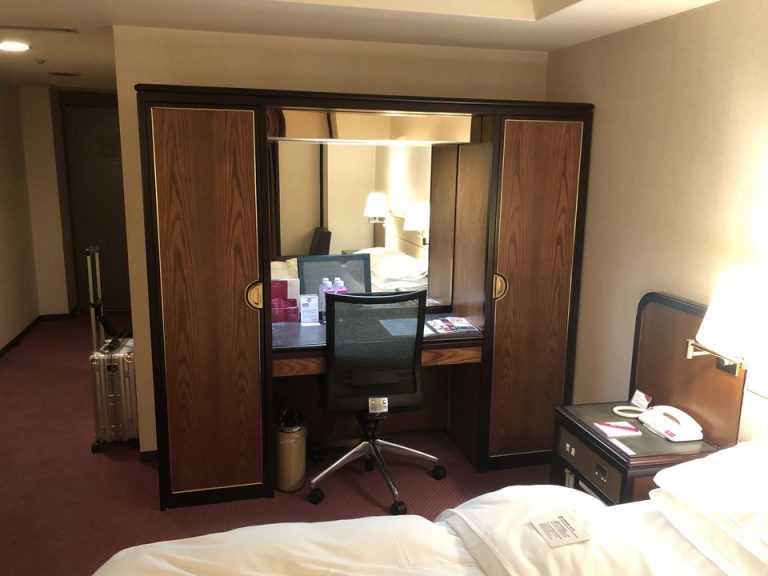 クローゼット外観(閉じた状態)