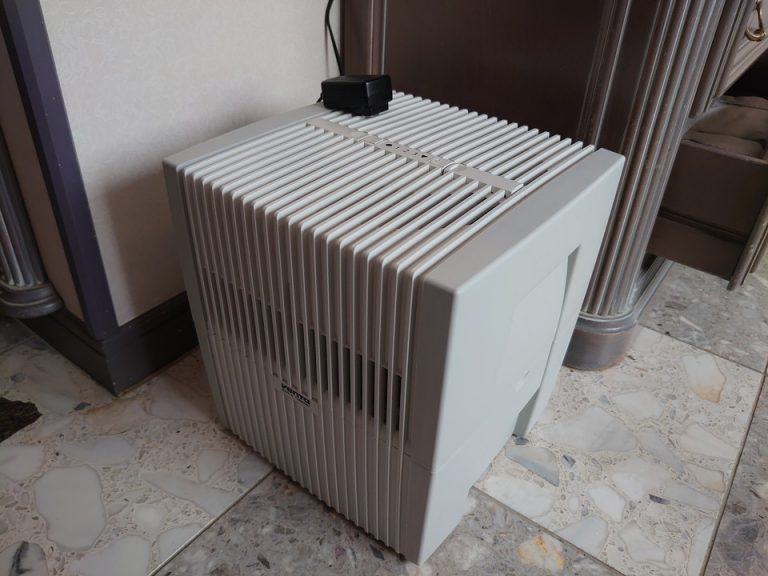 ちょっと古いタイプの空気清浄機