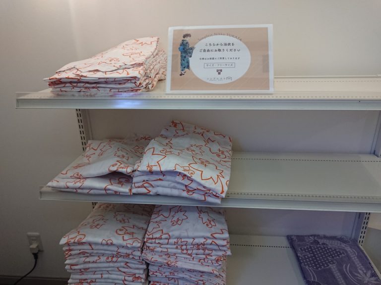 浴衣はフロント階のエレベーターホールから各自持っていくスタイルです