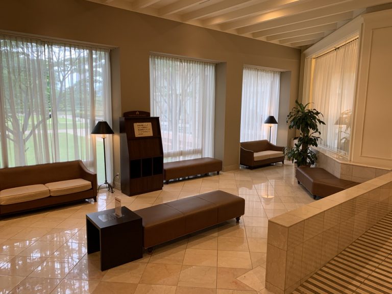 フロント横の踊り場(1)