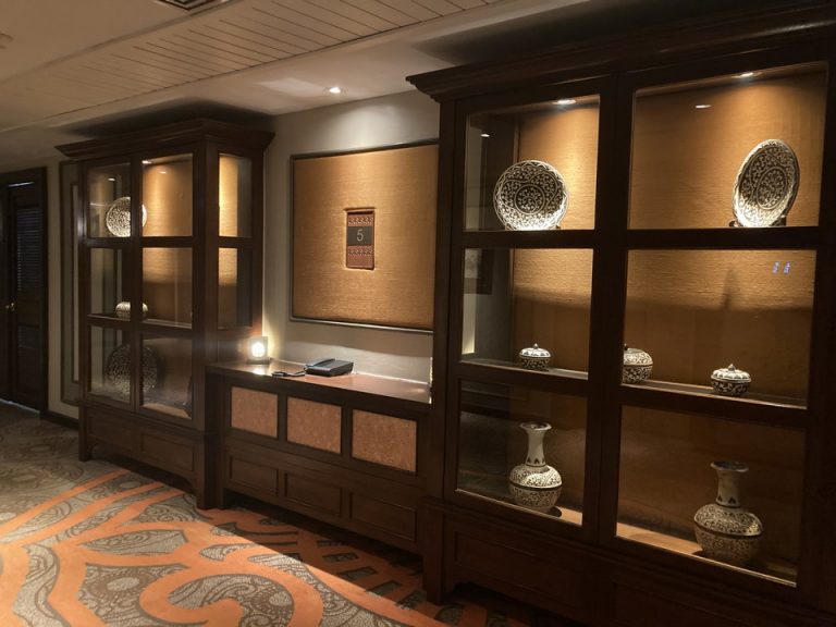 エレベーターホール客室階2