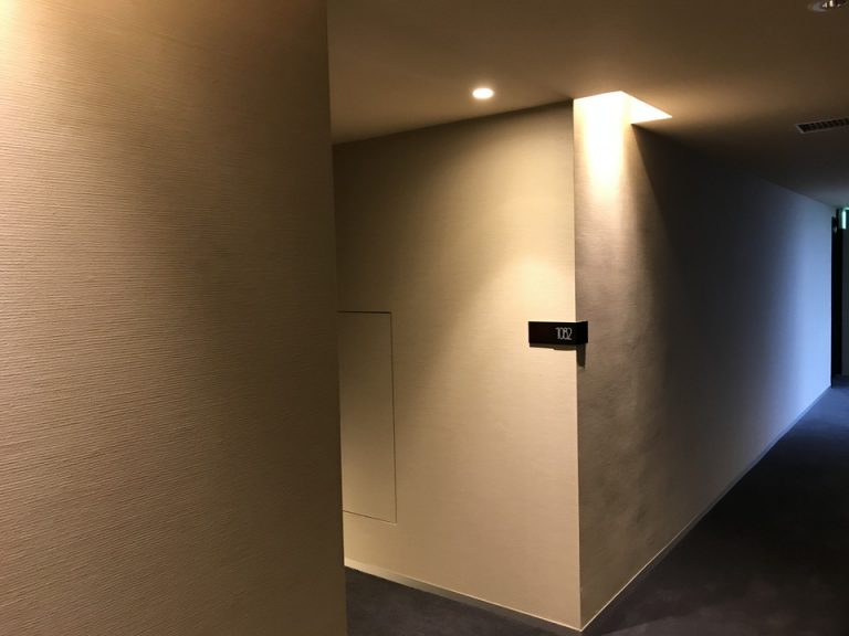 部屋 入り口外観4