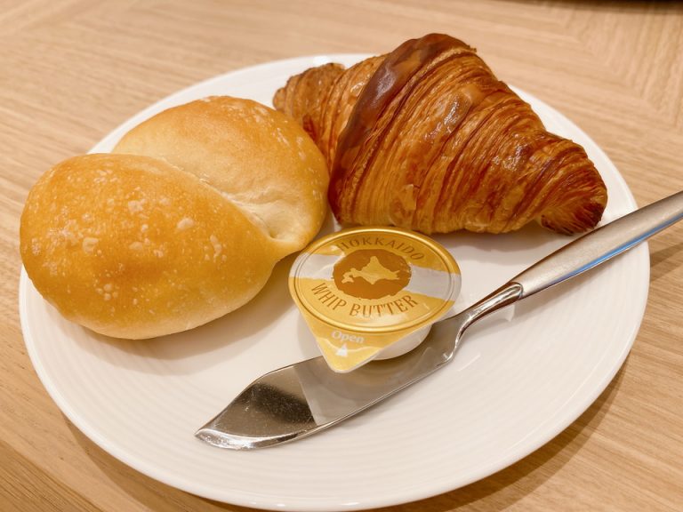 洋食付属のパン