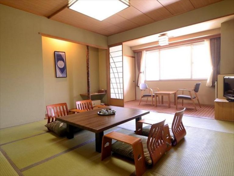 85032_18120310120070069564