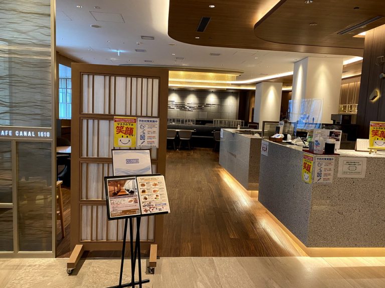 レストラン入り口