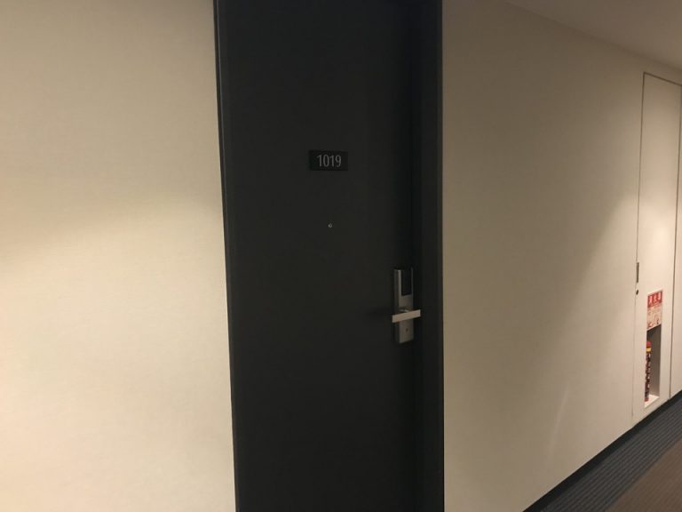 客室外扉全体図