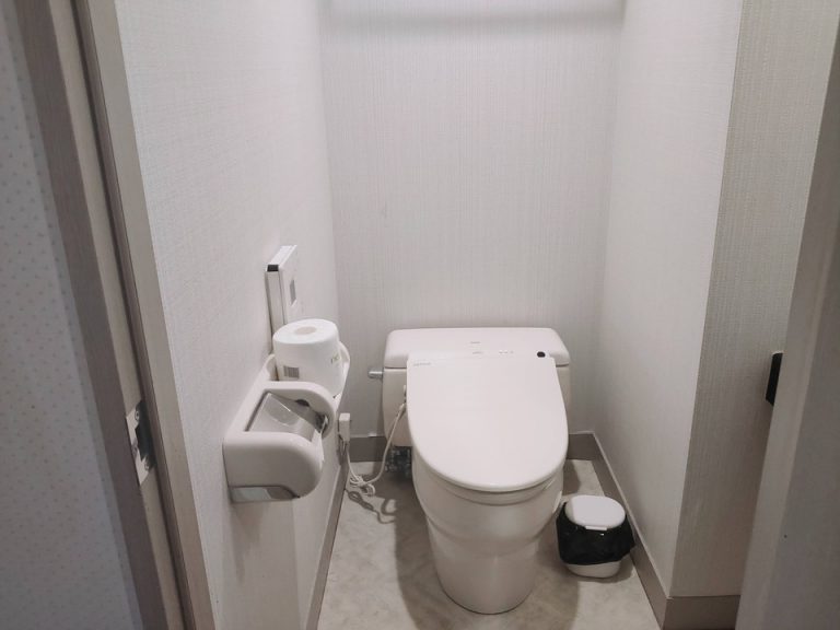 トイレ (3)