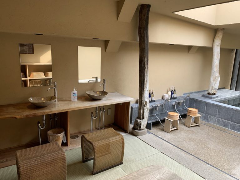 露天風呂の洗い場(1)