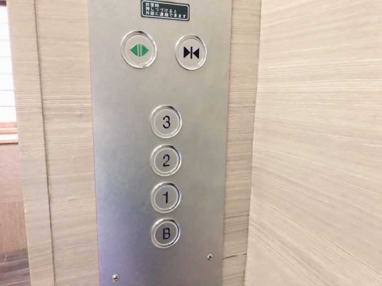 エレベーターボタン