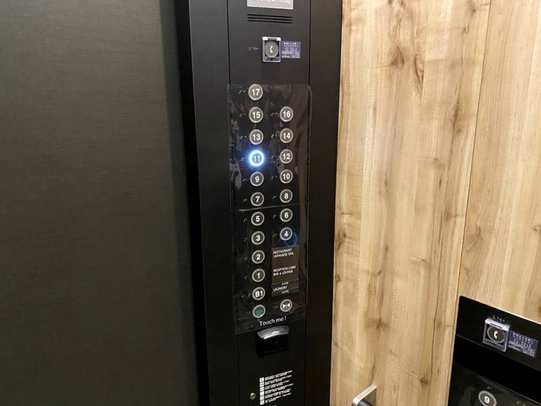 エレベーターボタン