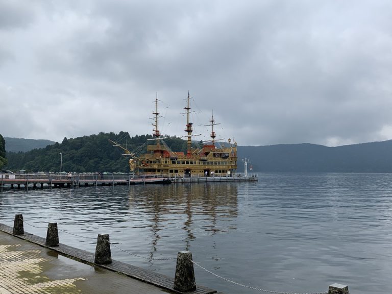 芦ノ湖へはバスで(1)