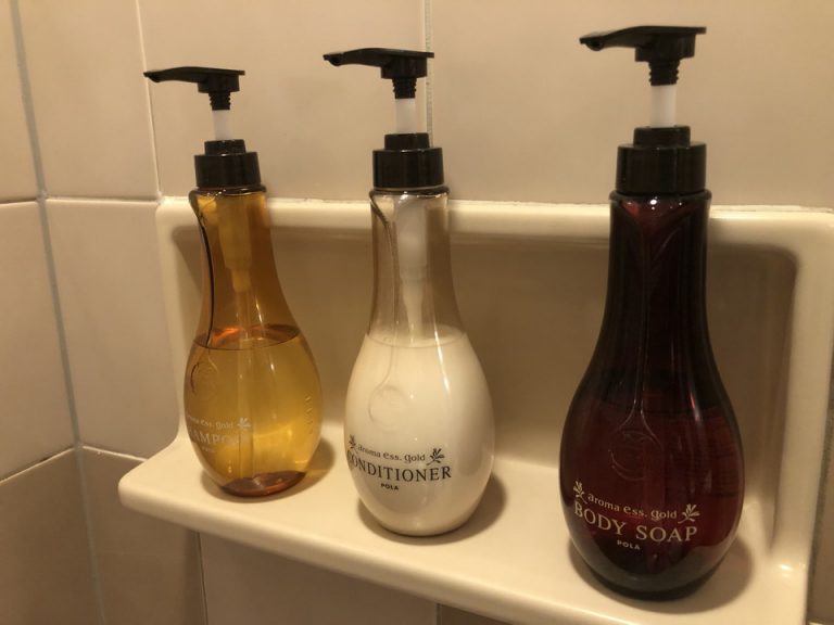 バスルーム内のシャワールームにあった