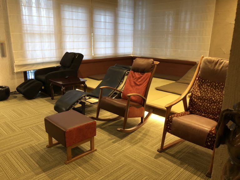スパ入口付近休憩室