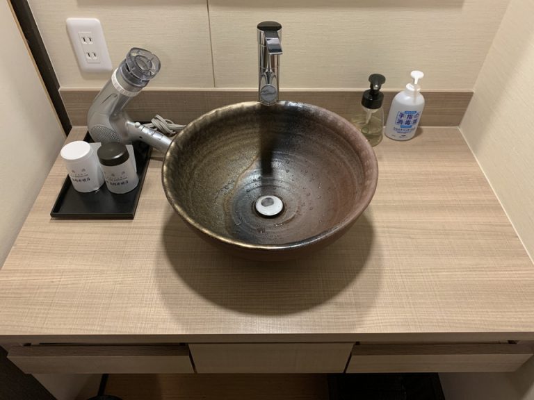 シンプルな洗面台