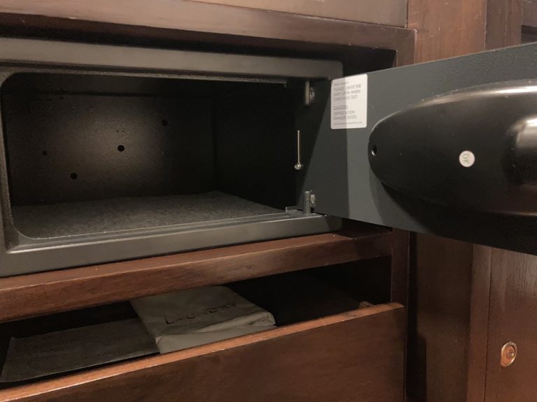 セーフティボックス(開けた状態)