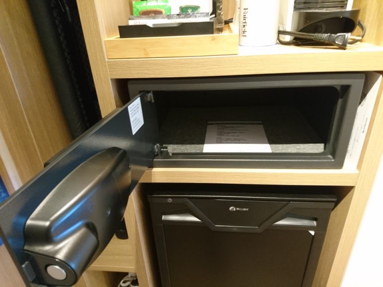 セーフティボックス(開けた状態)