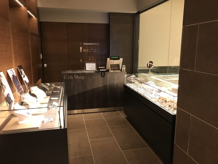 売店1(レジカウンター)