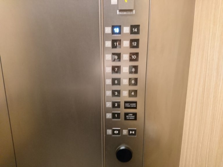 エレベーター階数ボタン