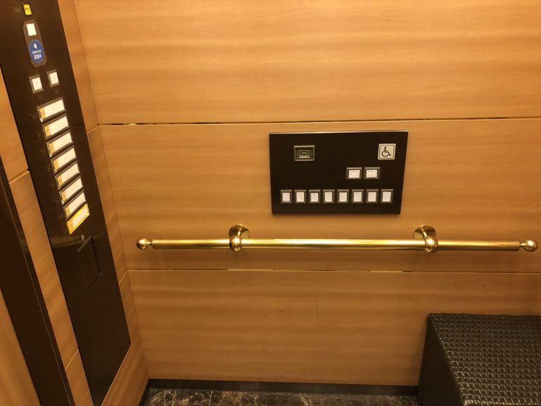 エレベーター階数ボタン