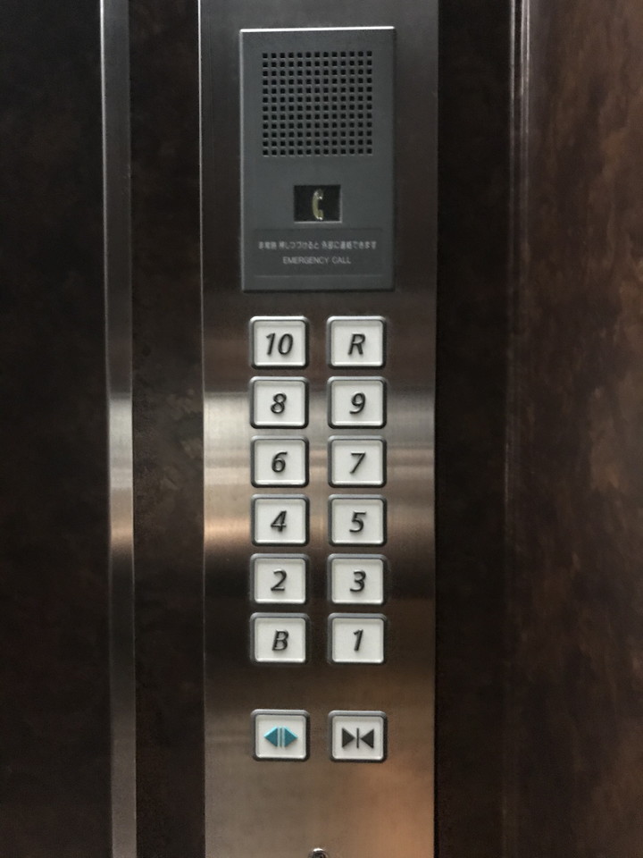 エレベーターボタン3