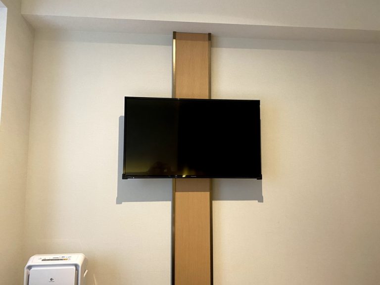 ベッド方向からTV