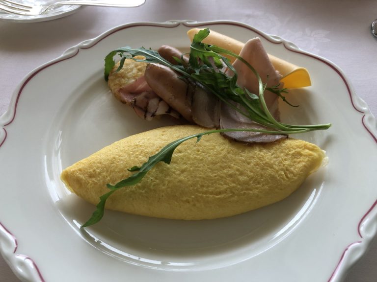 シェフ手作りハム とふわふわオムレツ