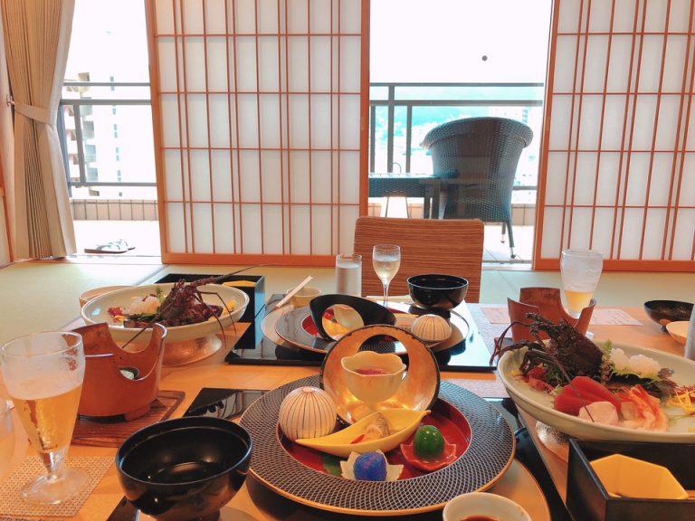 お夕食。イセエビ