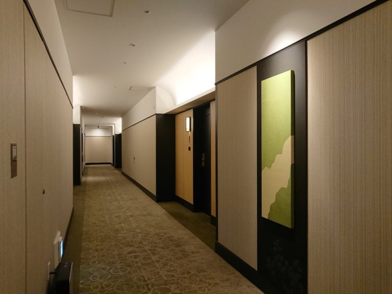 客室入口付近廊下 シンプルで落ち着いた雰囲気です。