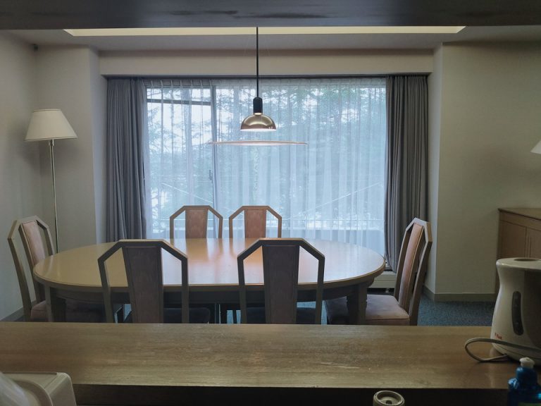 ダイニングテーブルからの眺望