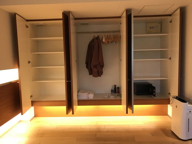 部屋 クローゼット3