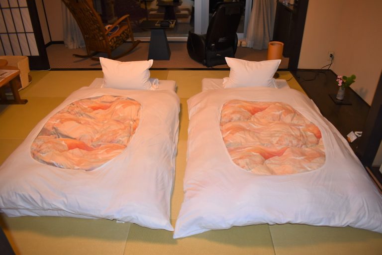 布団敷いた状態(1)