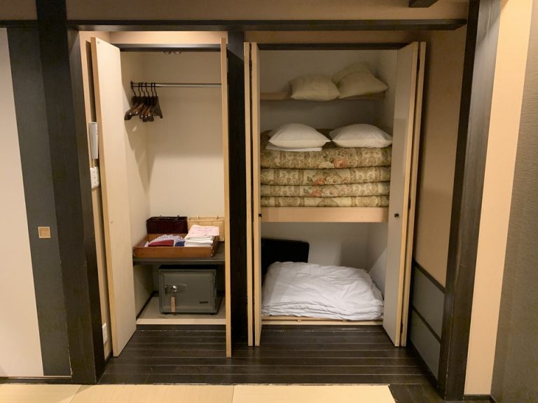 押し入れ(開けた状態)