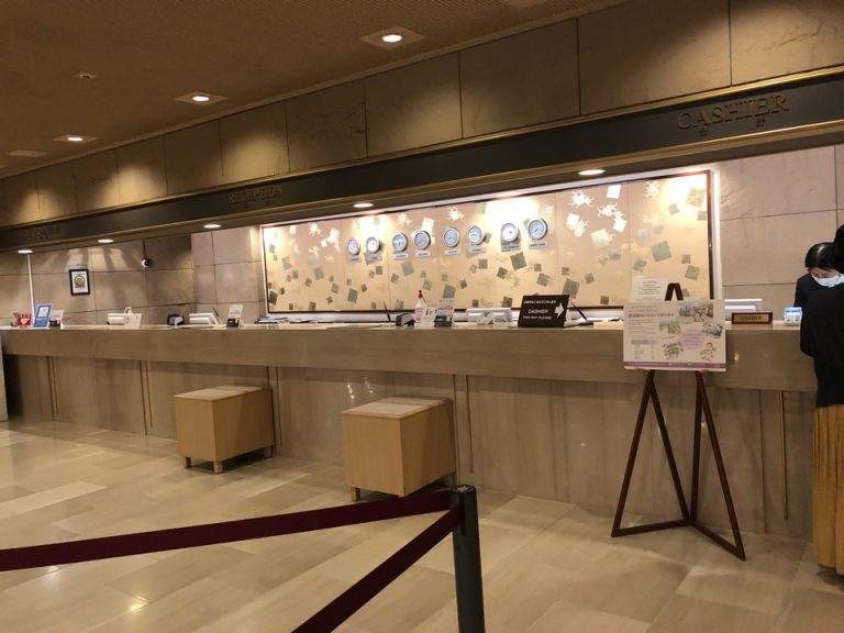 フロントカウンター