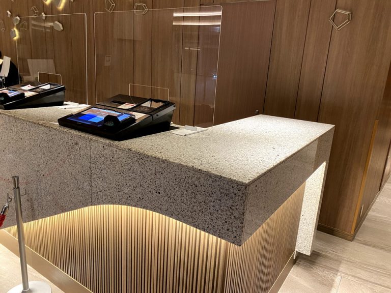 フロントカウンター