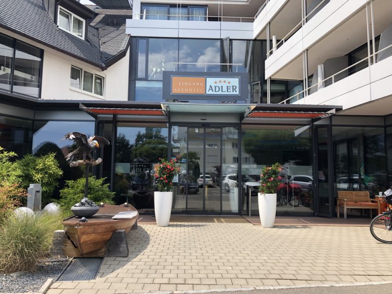 エントランス外観