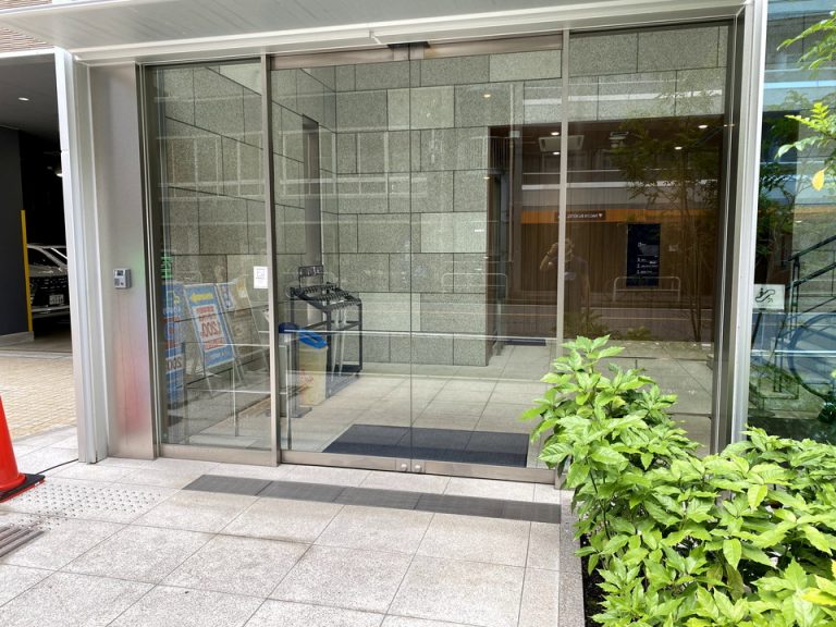 エントランス外観