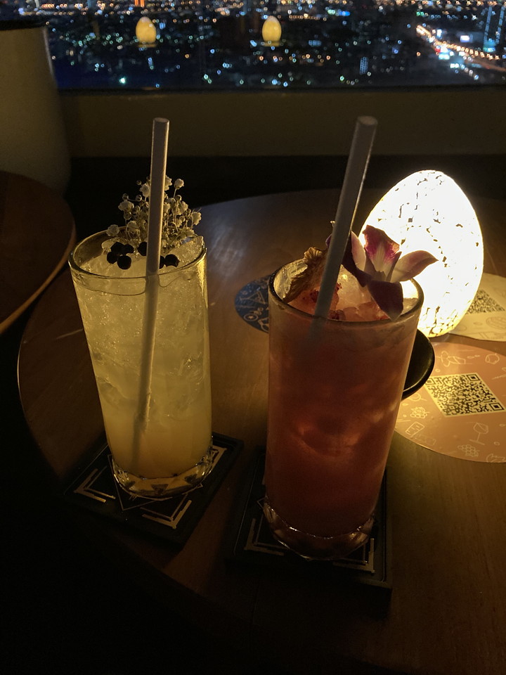 隣接のAvaniホテルのSeenのモクテル(部屋付けにて会計ができます)