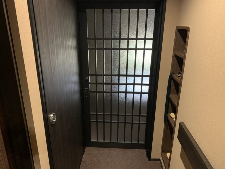 客室入り口(内側から)