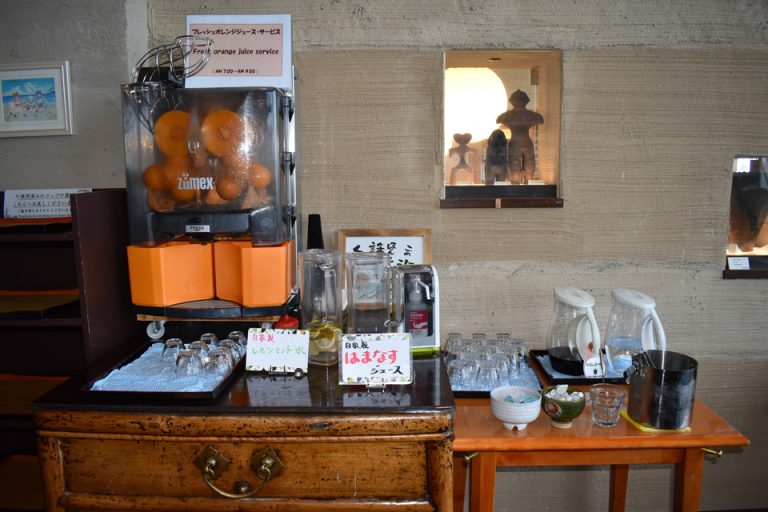 ラウンジ内ドリンクコーナー