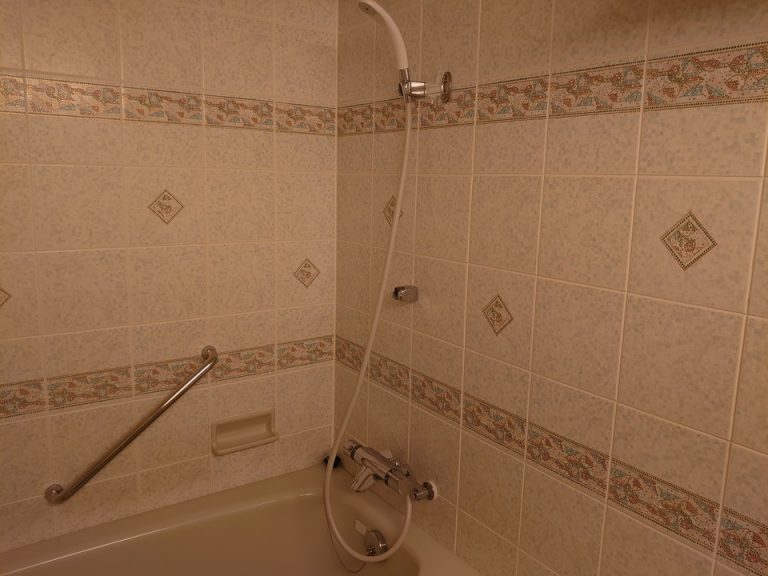 ちょっと古めのシャワー