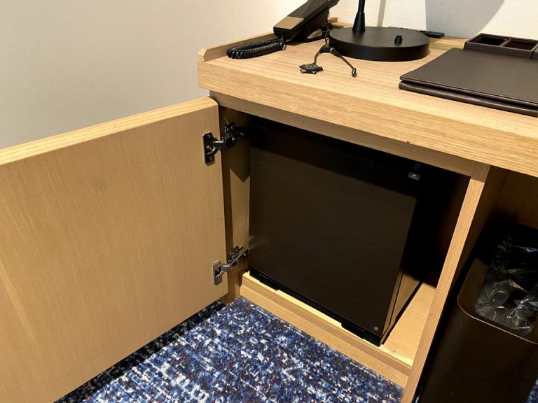 冷蔵庫(閉めた状態)