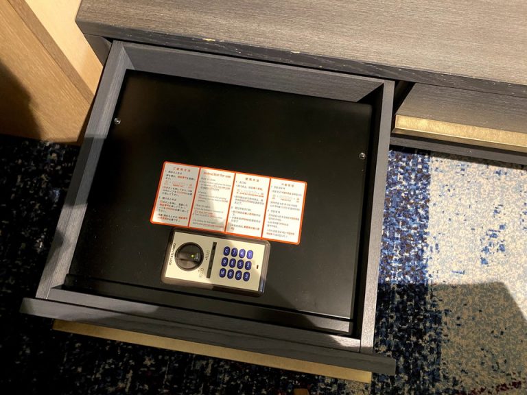 セーフティボックス(閉めた状態)