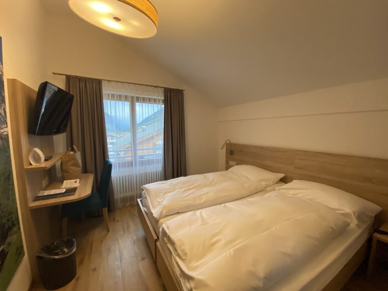 客室全体(窓際方向)2