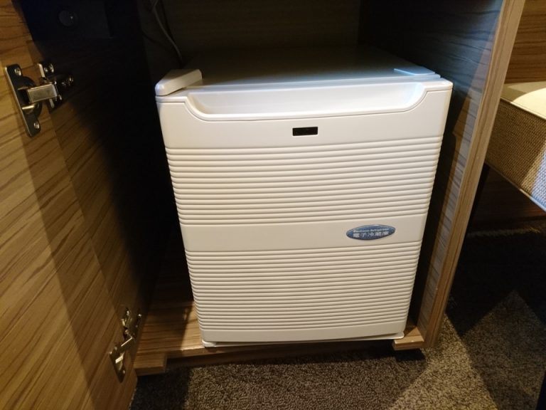 冷蔵庫(閉じた状態)