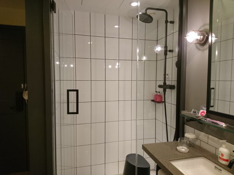 シャワールーム