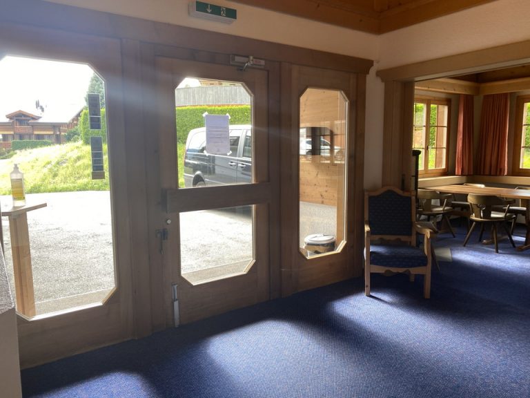 エントランス内観2