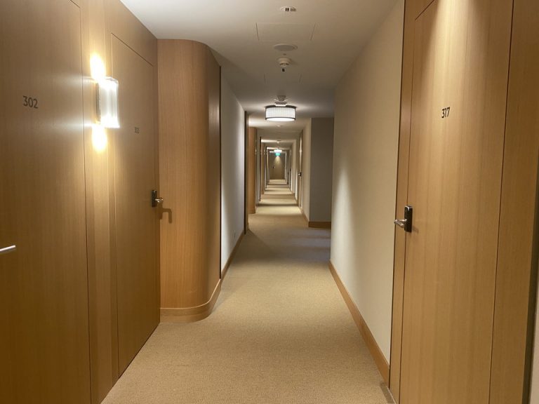 客室階廊下全体2
